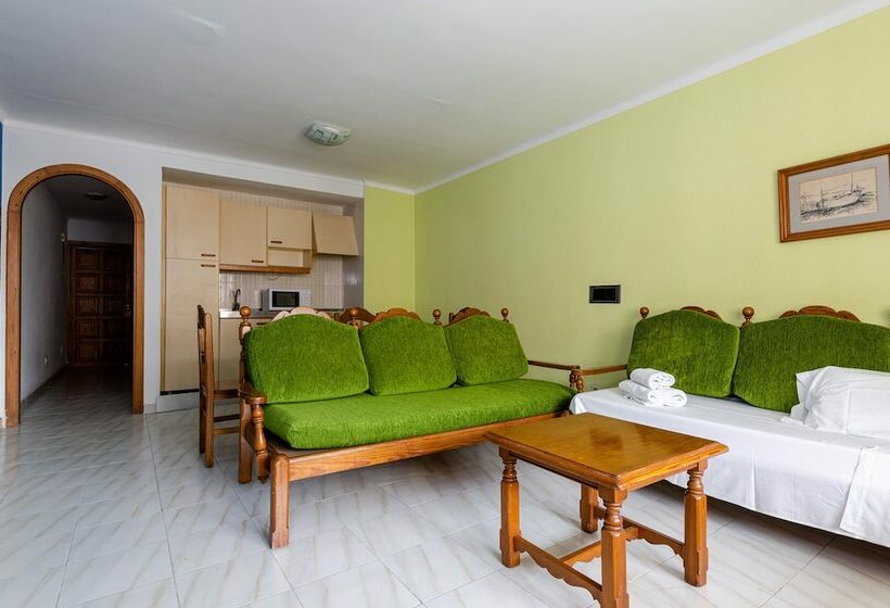 Апартаменты 2 Спальни Боковой Вид на Море, Sol y Mar Apartments