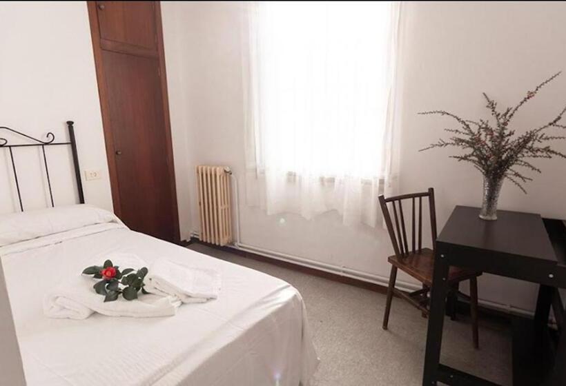 Номер Стандарт Индивидуальный, Hostal San Cristobal   Pontedeume