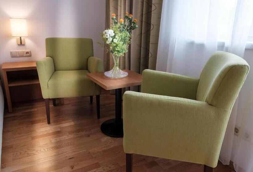 Апартаменты 2 Спальни, Familienhotel Herbst