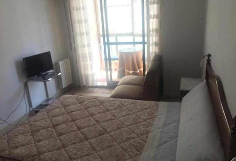 디럭스 룸, Residencia Universidad