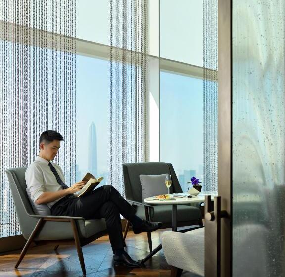 Люкс Deluxe Кровать Кинг, Mandarin Oriental Shenzhen
