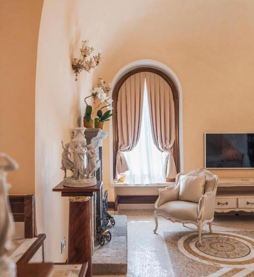 سوئیت با تخت بزرگ, La Rondinaia