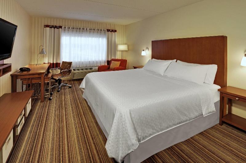 带大床的套房, Four Points By Sheraton Cambridge Kitchener, Ontario