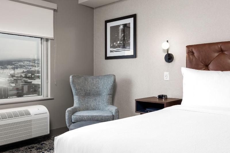 Suite King Bed, Four Points By Sheraton Kelowna Airport