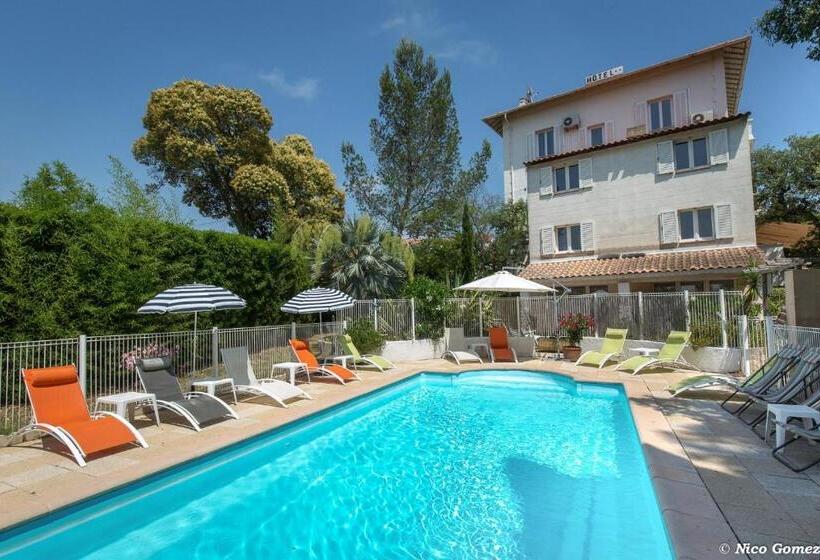 Номер Стандарт с Террасой, Le Thimothée : Hôtel & Studios