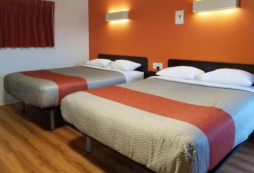 اتاق لوکس چهار تخته, Motel 6 Cranbrook, Bc