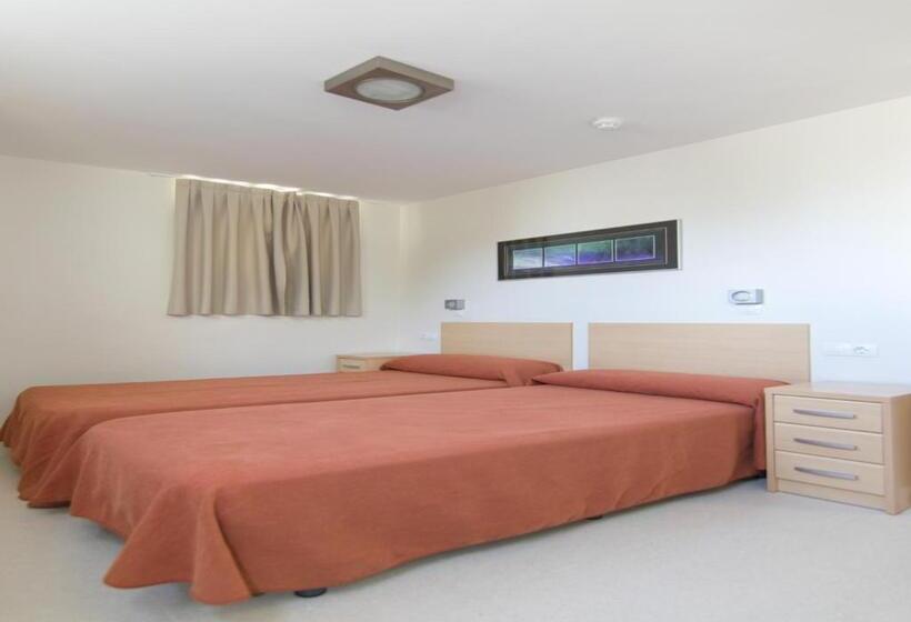 Vuode Makuusalissa, Albergue Inturjoven Chipiona   Hostel