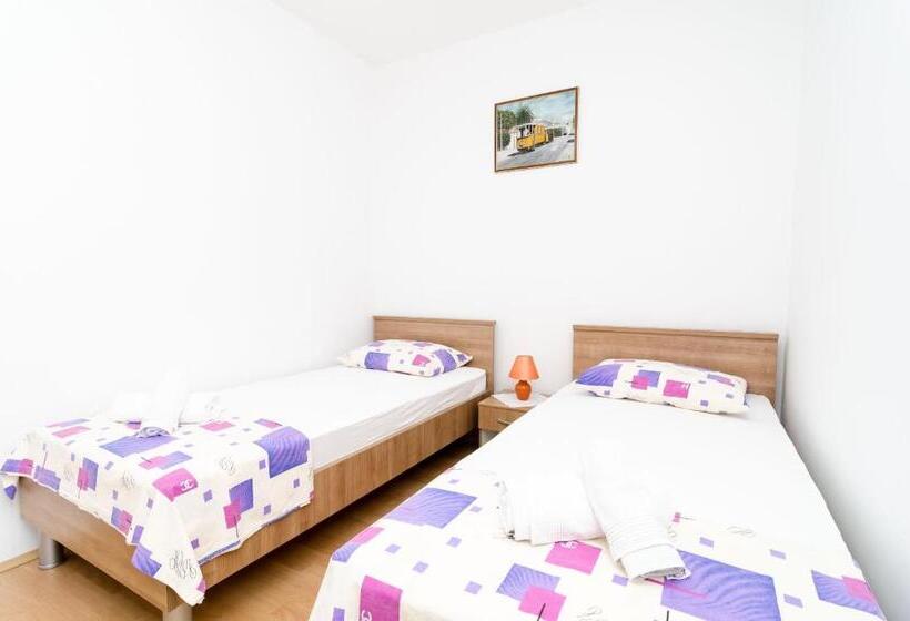 Номер Стандарт с Балконом, Rooms Karla
