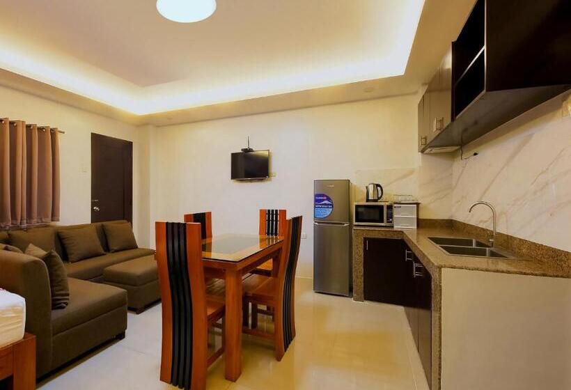 סוויטה משפחתית, Doña Aurora Condotel