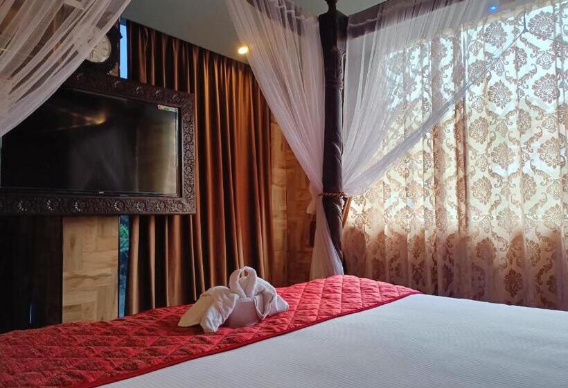 Люкс Кровать Кинг, Hyders Park  The Luxury