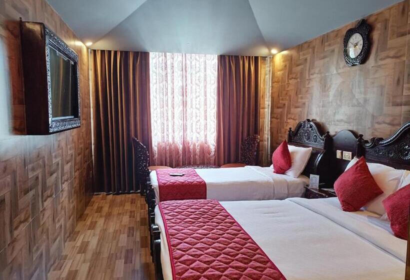Трехместный Номер Deluxe, Hyders Park  The Luxury