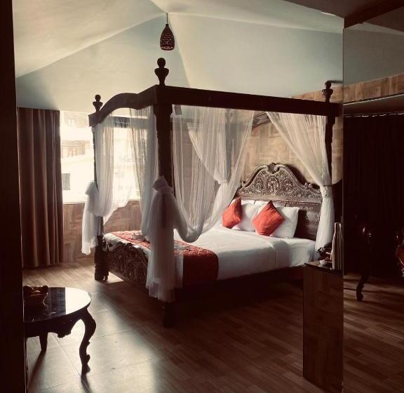 Люкс Кровать Кинг, Hyders Park  The Luxury