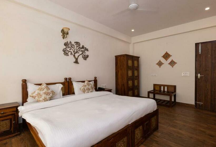 اتاق لوکس, Yogved Hospitality & Resort