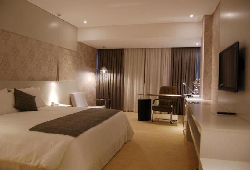 اتاق لوکس با تخت بزرگ, Nobile Hotel Convention Ciudad Del Este