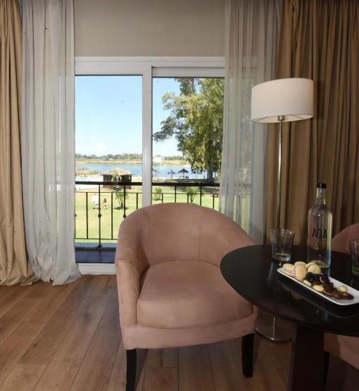 Полулюкс, Howard Johnson Resort & Convention Center Ezeiza