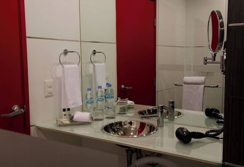 Standaardkamer met 2 Tweepersoonsbedden, Ramada Encore By Wyndham Guadalajara Sur
