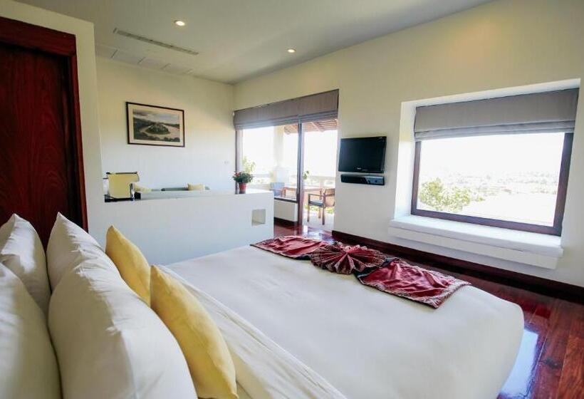 디럭스 패밀리 룸, Luang Prabang View
