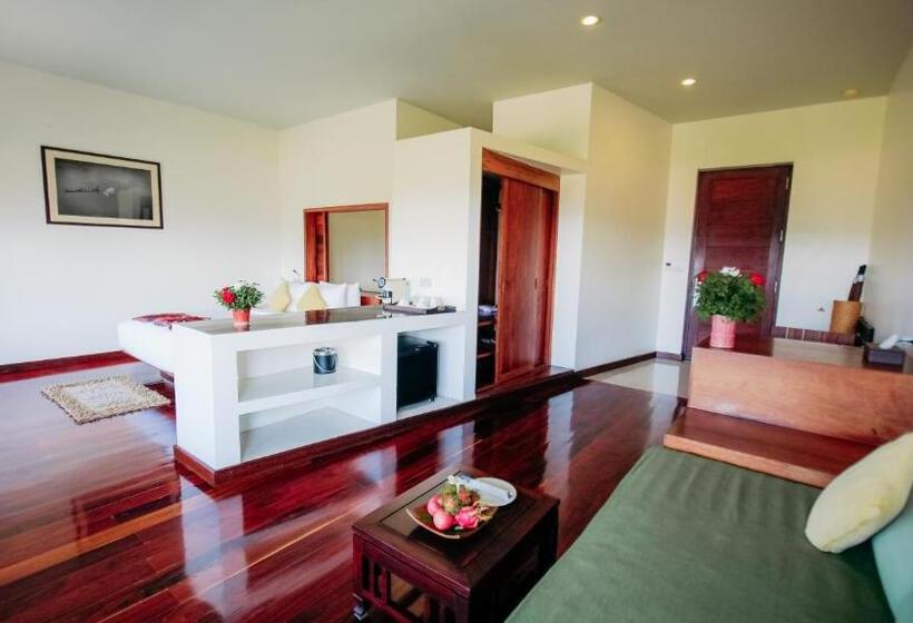 디럭스 패밀리 룸, Luang Prabang View
