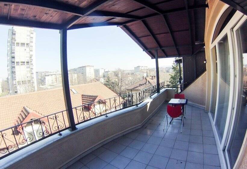سوئیت پرزیدنت, Orange Inn