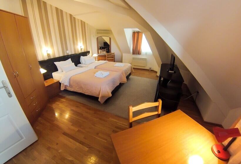 سوئیت پرزیدنت, Orange Inn