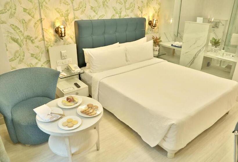 Номер Deluxe Кровать Кинг, Sarovar Portico Naraina,