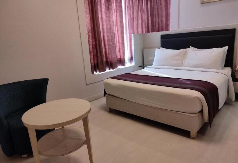 Номер Deluxe Кровать Кинг, Sarovar Portico Naraina,