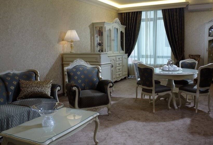 سوئیت پرزیدنت, Savoy