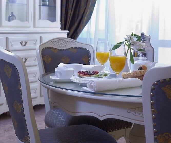 سوئیت پرزیدنت, Savoy