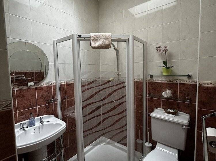 Семейный Номер, Acer Lodge Guest House