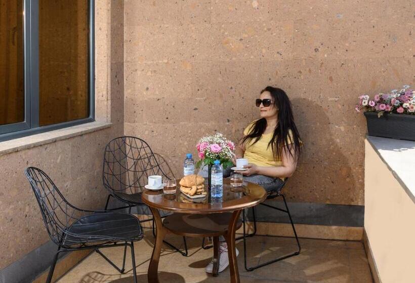수피리어 테라스 룸, Royal Plaza By Stellar Hotels, Yerevan