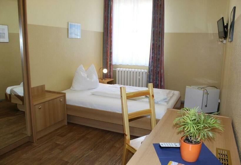 Standard Enkelrum Delat Badrum, Pension Schwalbenweg
