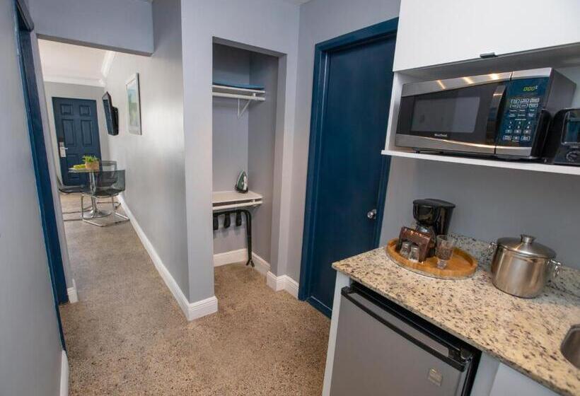 חדר סטנדרט עם מיטת קומתיים, Hollywood Beach Suites And