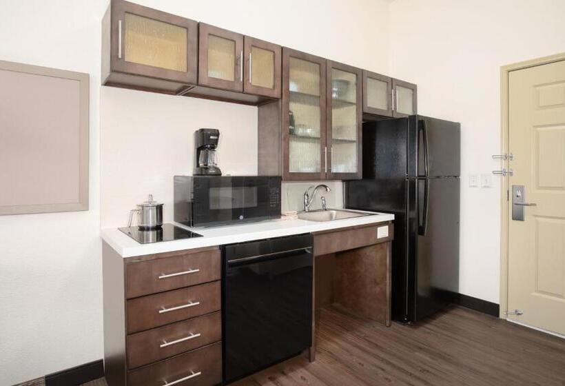 Студия Стандарт, Candlewood Suites Cheyenne, An Ihg