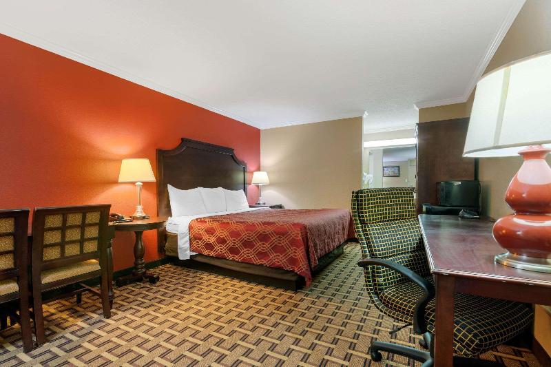 Стандартный Номер Кровать Кинг, Days Inn By Wyndham Hinesville Near Fort Stewart, Newly Renovated, Free Hot Breakfast, Restaurant An