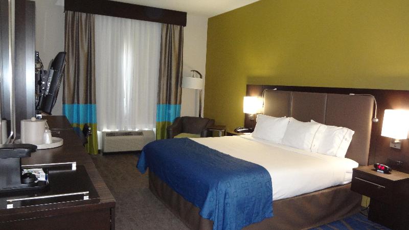 Номер Стандарт Кровать Кинг Адаптированный для Инвалидов, Holiday Inn Express Hotel & Suites El Reno By Ihg