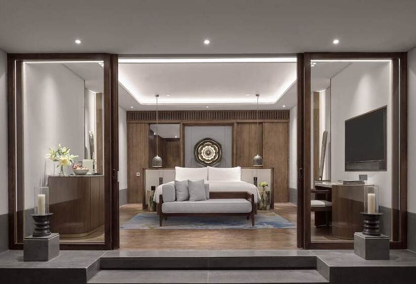 Полулюкс, Intercontinental Bali Sanur Resort, An Ihg