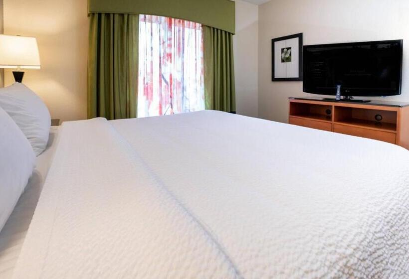 Стандартный Номер Кровать Кинг, Fairfield Inn & Suites By Marriott Kearney