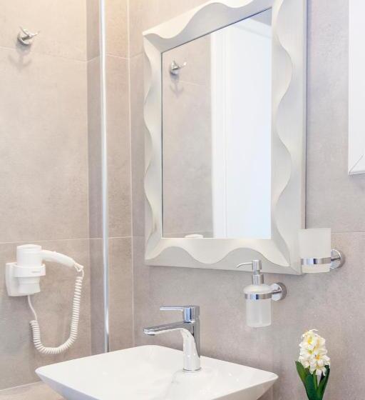 Studio Standard, Joanna Villas