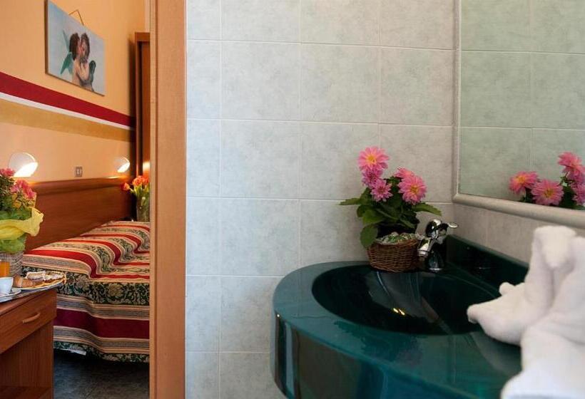 Quarto Triplo Standart, Dolly