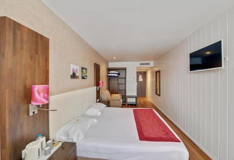 Номер Стандарт Трехместный, Paris Pacific Paris Villejuif  Pres Du Metro L Hay Les Roses Ligne 14   Direct Paris Aeroport Orly E