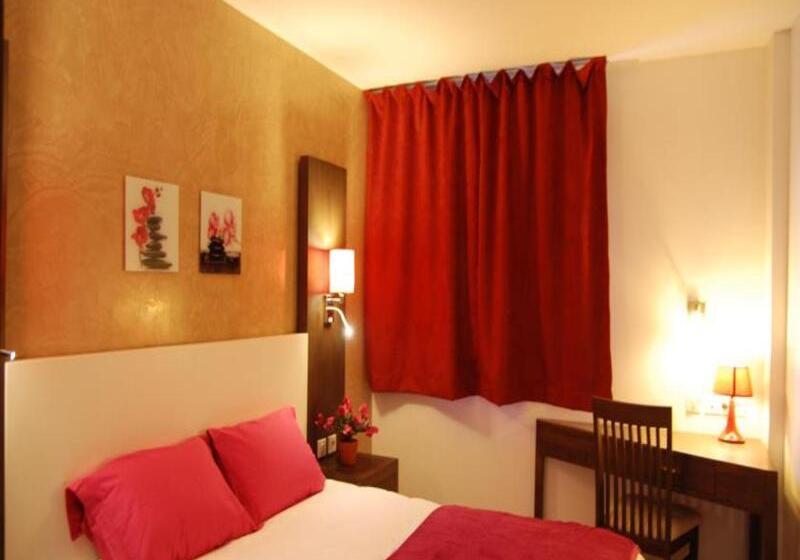 Номер Стандарт, Paris Pacific Paris Villejuif  Pres Du Metro L Hay Les Roses Ligne 14   Direct Paris Aeroport Orly E