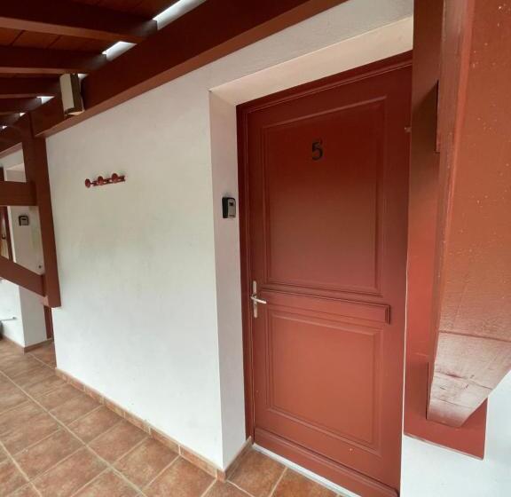 Номер Стандарт, Chambres Zazpiak