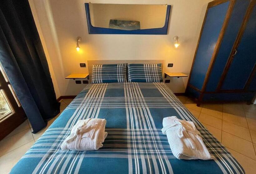ファミリールーム, La Fiocchina   Magic Place   Apartments & Studios In Garda Lake   Countryside Farmhouse, Inside The