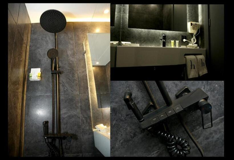 اتاق لوکس با تخت بزرگ, Aitch Boutique Hotel   An Lih