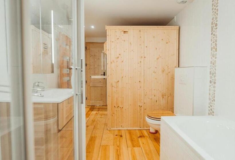 1-Schlafzimmer-Haus, Farmhouse With 4 Bedrooms 4 Bathrooms Private Parking Sauna Terrace