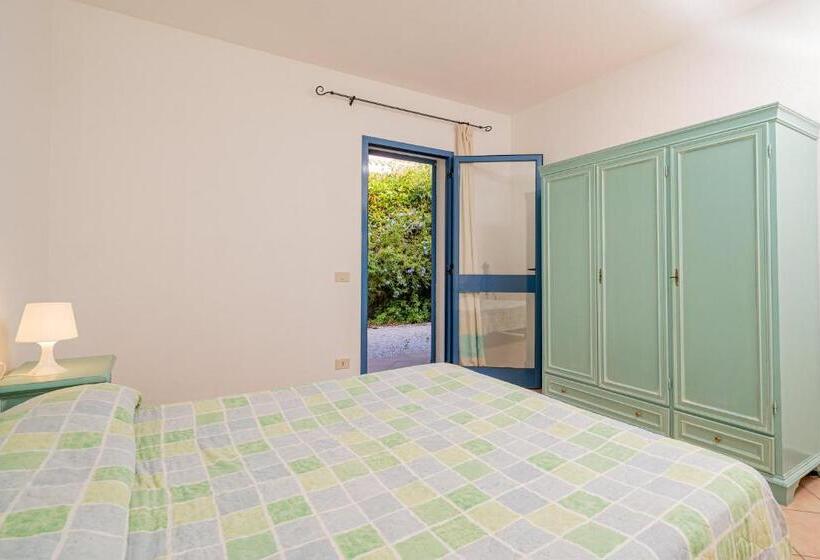 Апартаменты 2 Спальни, Apartments In Residence With Swimming Pool In Cala Girgolu