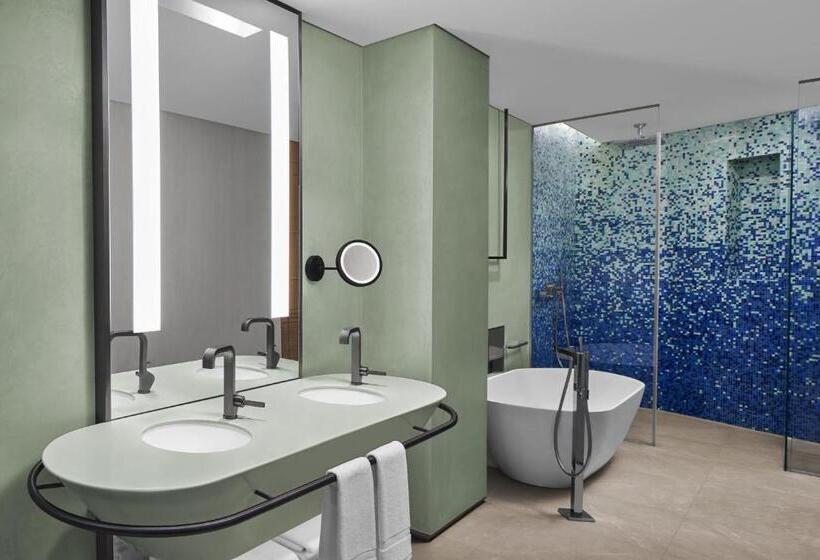 キングサイズベッドのデラックスルーム, Jw Marriott Hotel Istanbul Marmara Sea