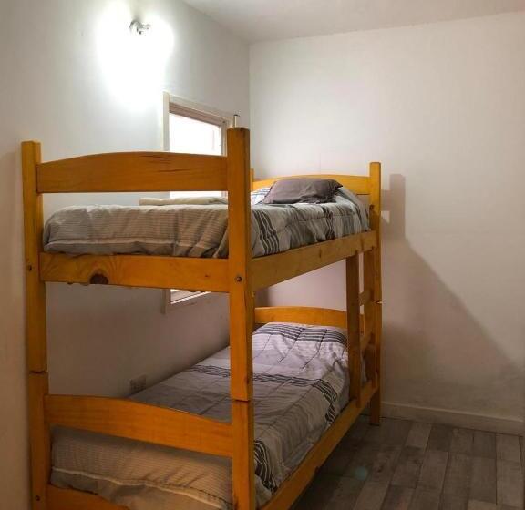 חדר סטנדרט לארבעה, El Faro Hostel