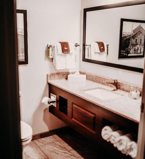 스위트 킹사이즈 침대, Cobblestone Hotel & Suites International Falls