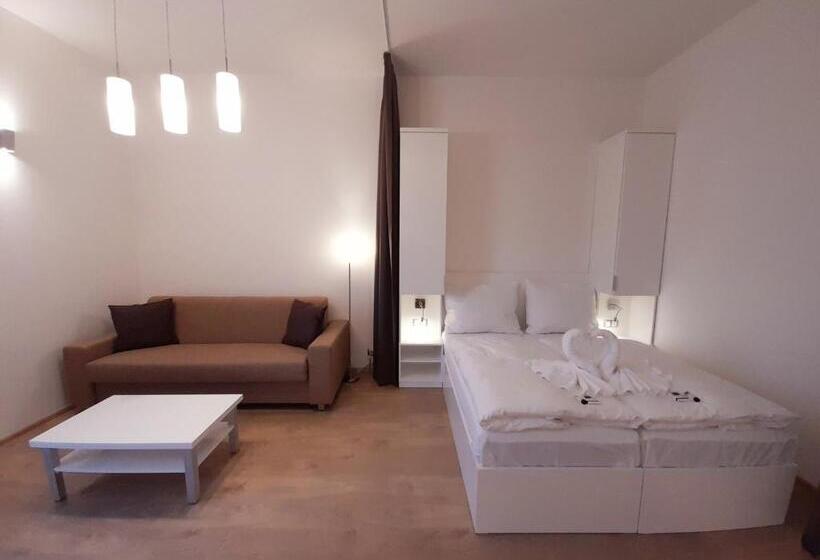 Студия Стандарт, Residence Mariánská
